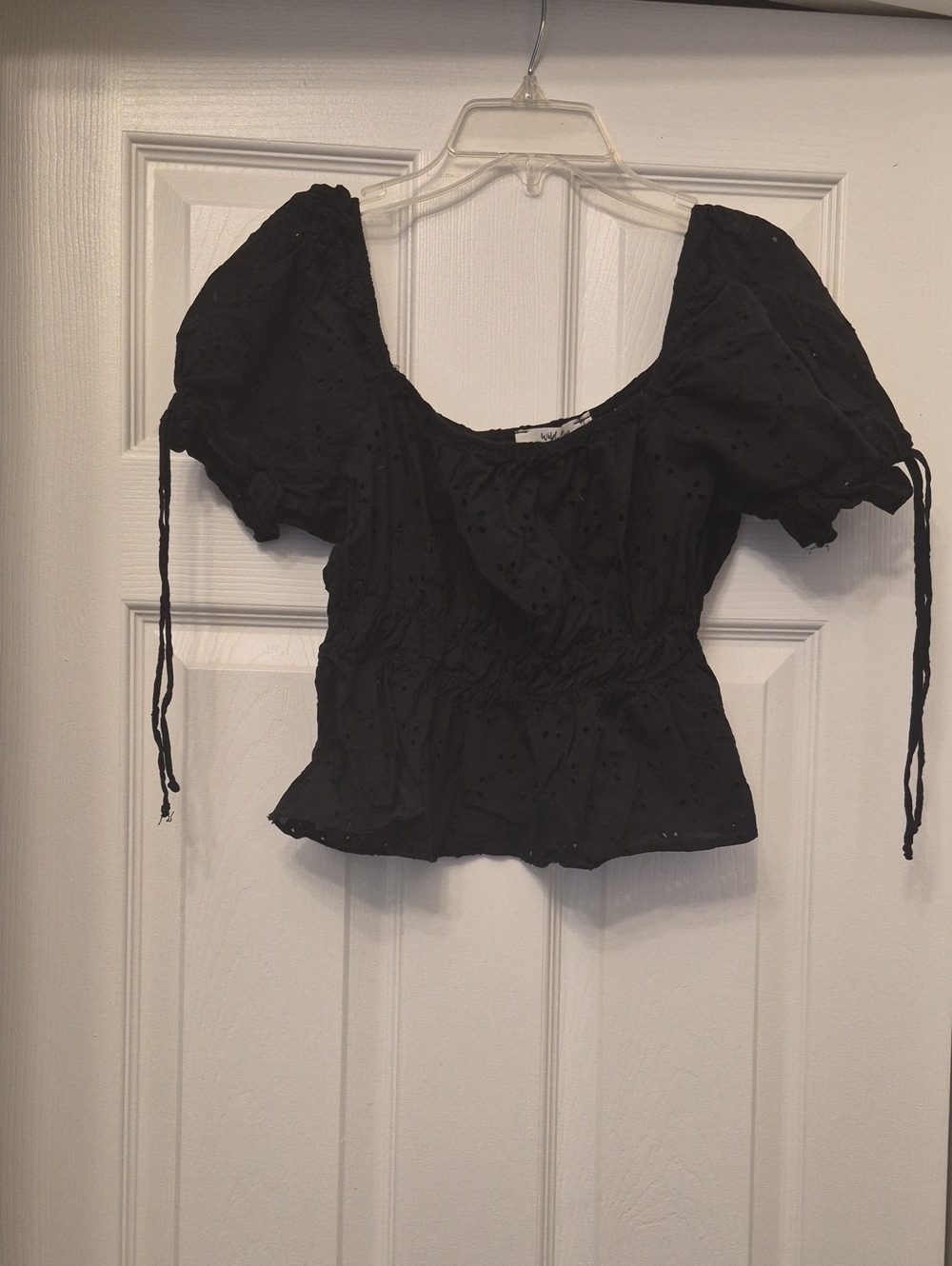Black Puff-Sleeve Eyelet Crop Top - Women